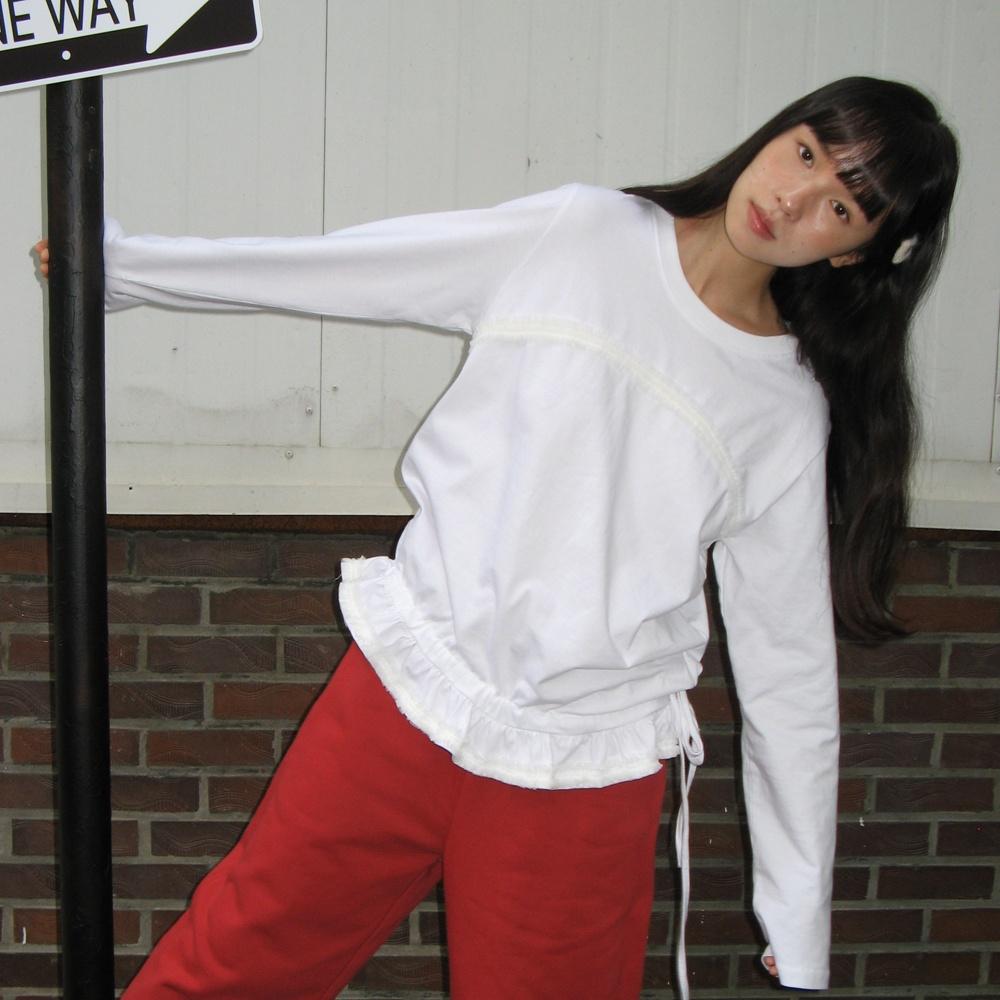 PENDANT FRILL SHIRRING LONG SLEEVE T SHIRT WHITE
