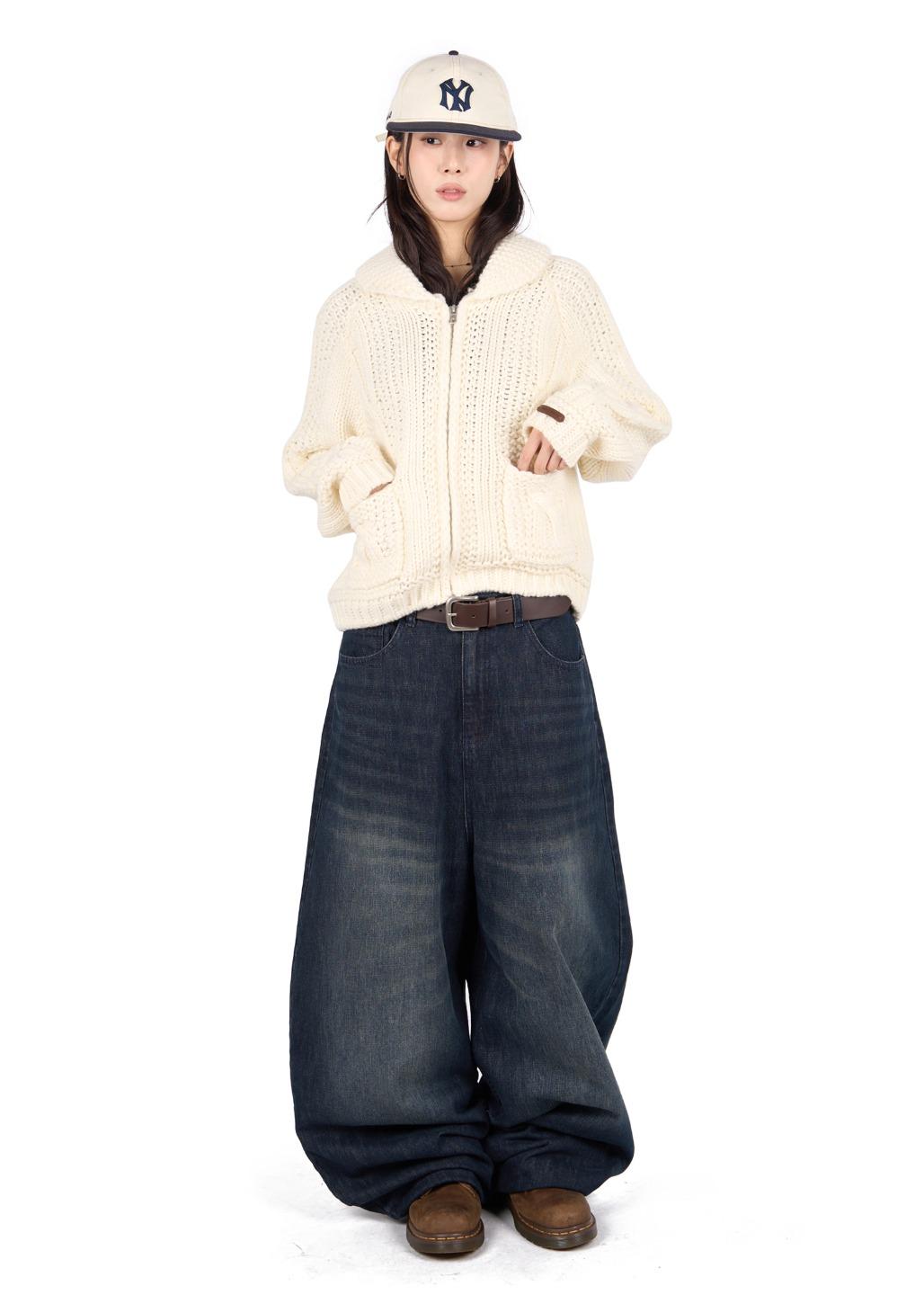 DARK NAVY JEANS