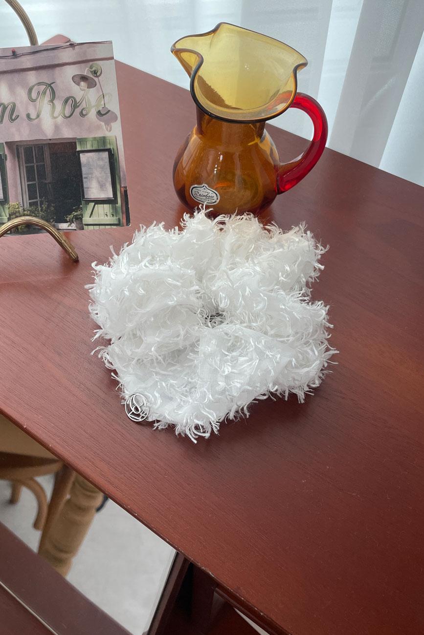 Feather Symbol Scrunchie (White)