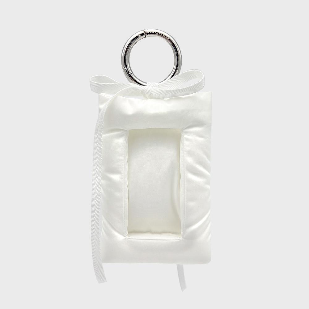 Moment keyring - White