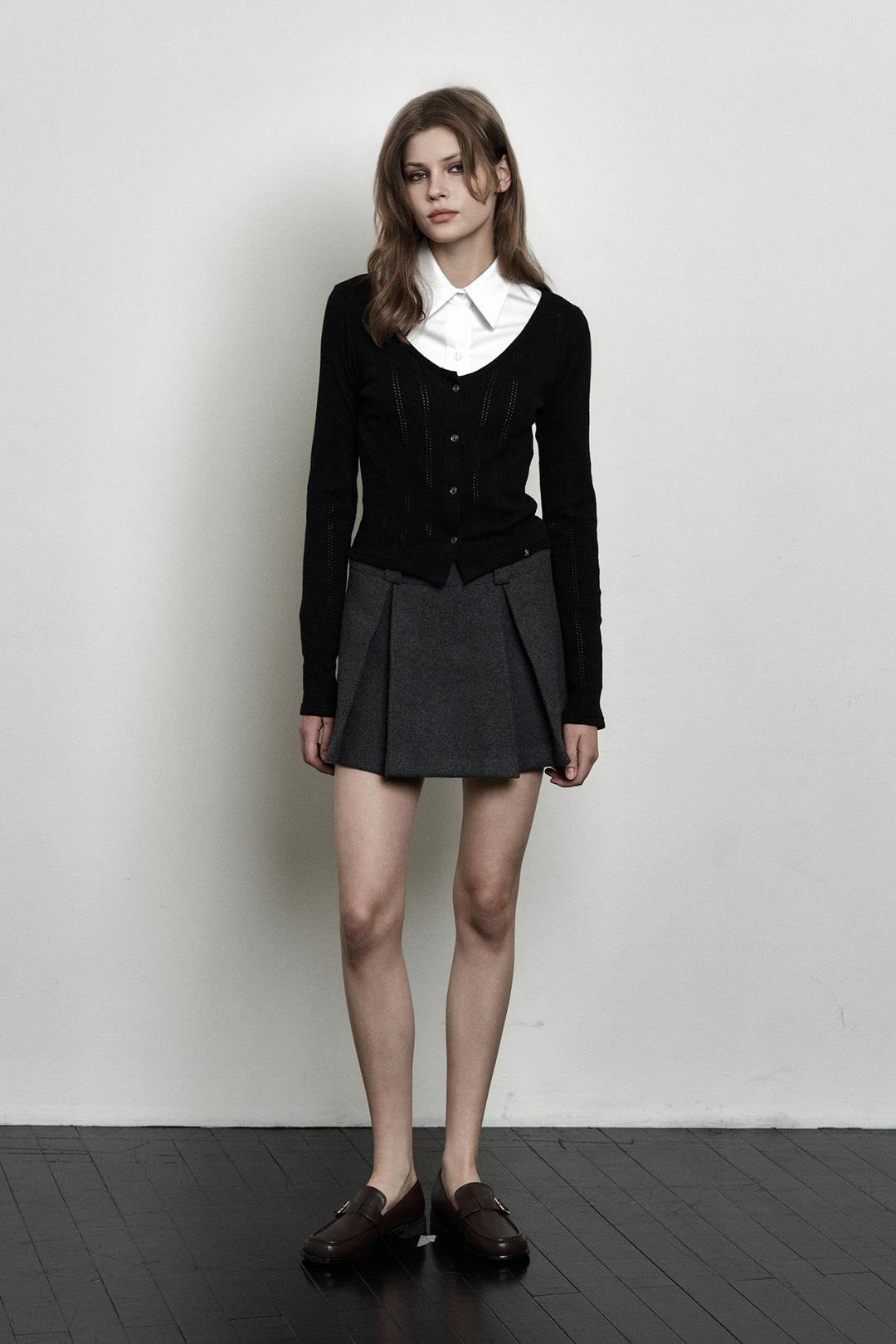 PLAIN V-NECK CARDIGAN BLACK