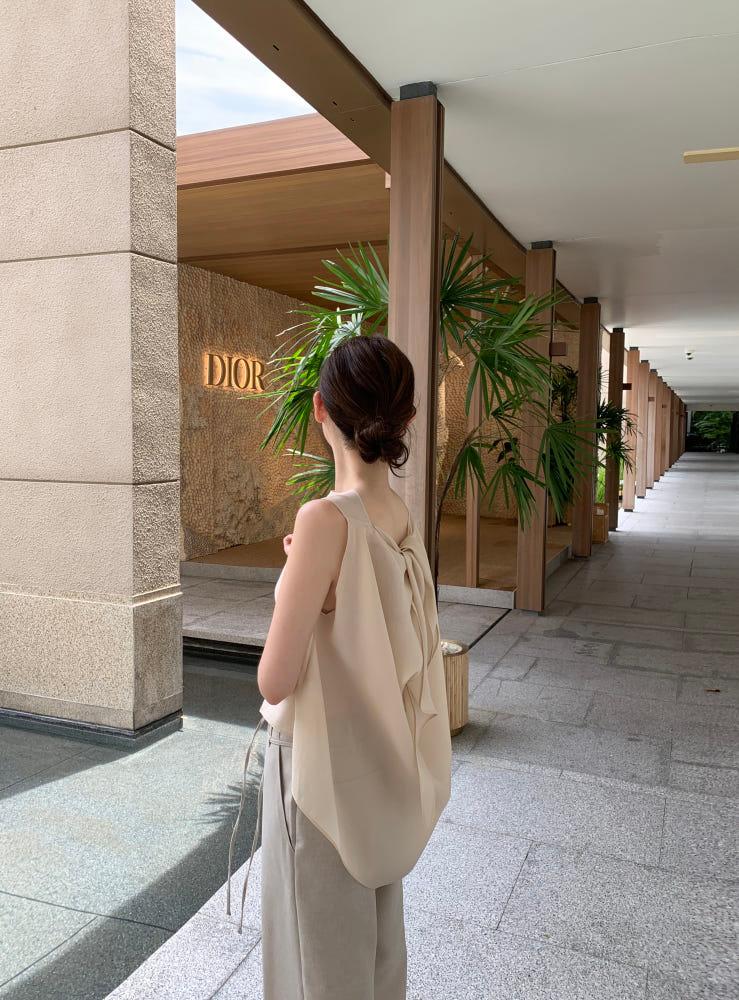 백 매듭 블라우스