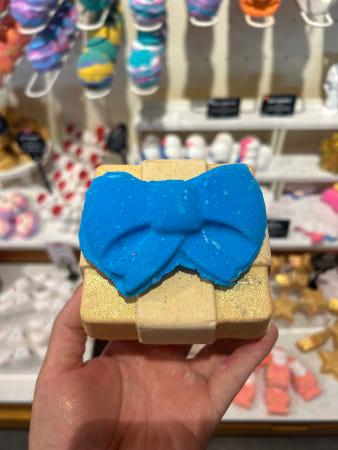 이런 상품 어때요? 러쉬 골든 원더 블루 리본 배쓰밤 입욕제 490G