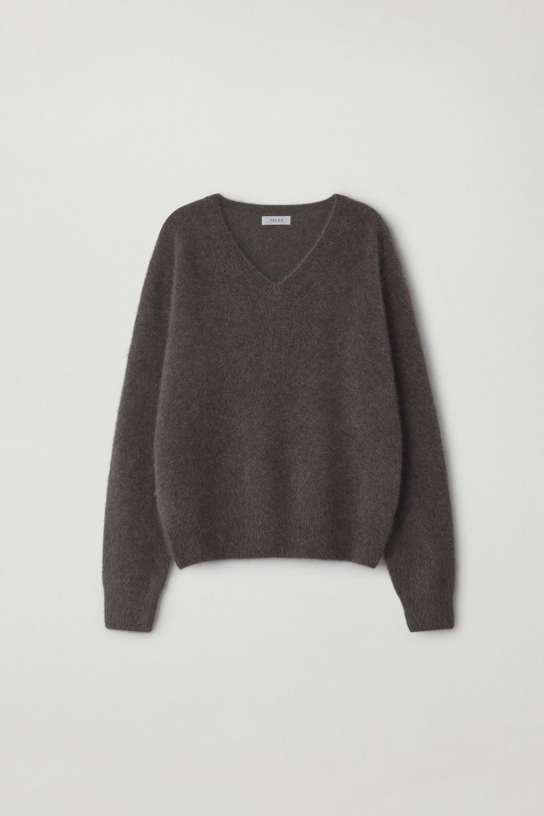 Fox v-neck sweater (Mocha brown)