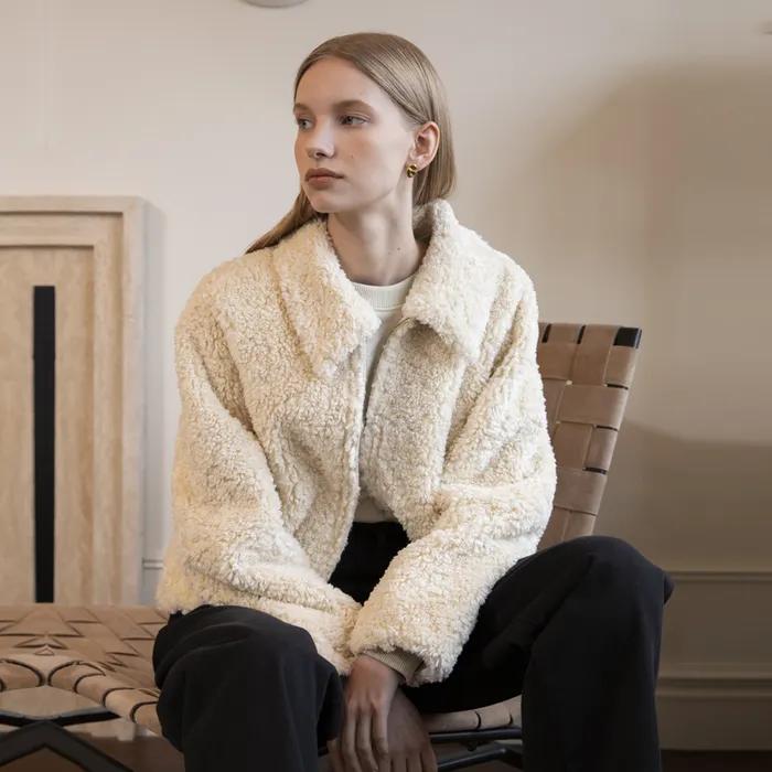 레오 쉬어링 집업 점퍼 크림