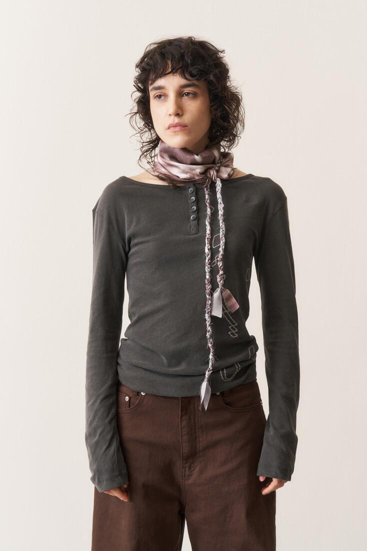 Cowhide Head Scarf, Jitter