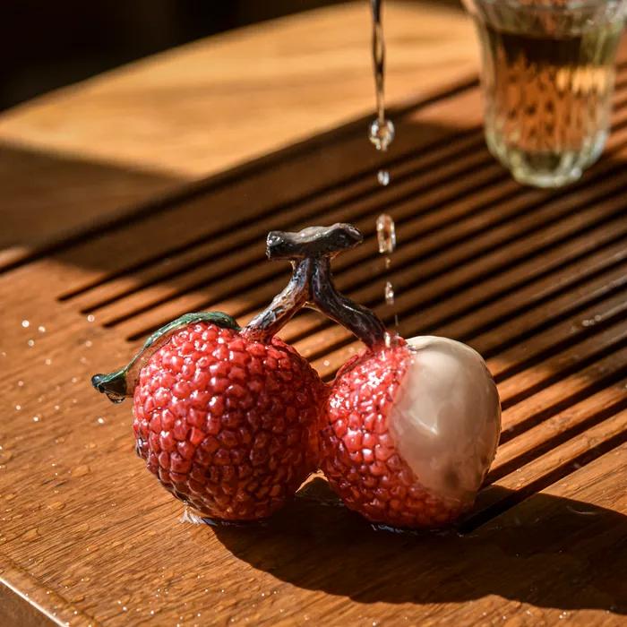 뜨거운 물을 부으면,  색이 변하는 리치 차친구