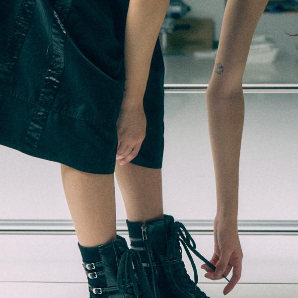 CINDY 신디 3벨티드 복서 레이스업 스니커부츠