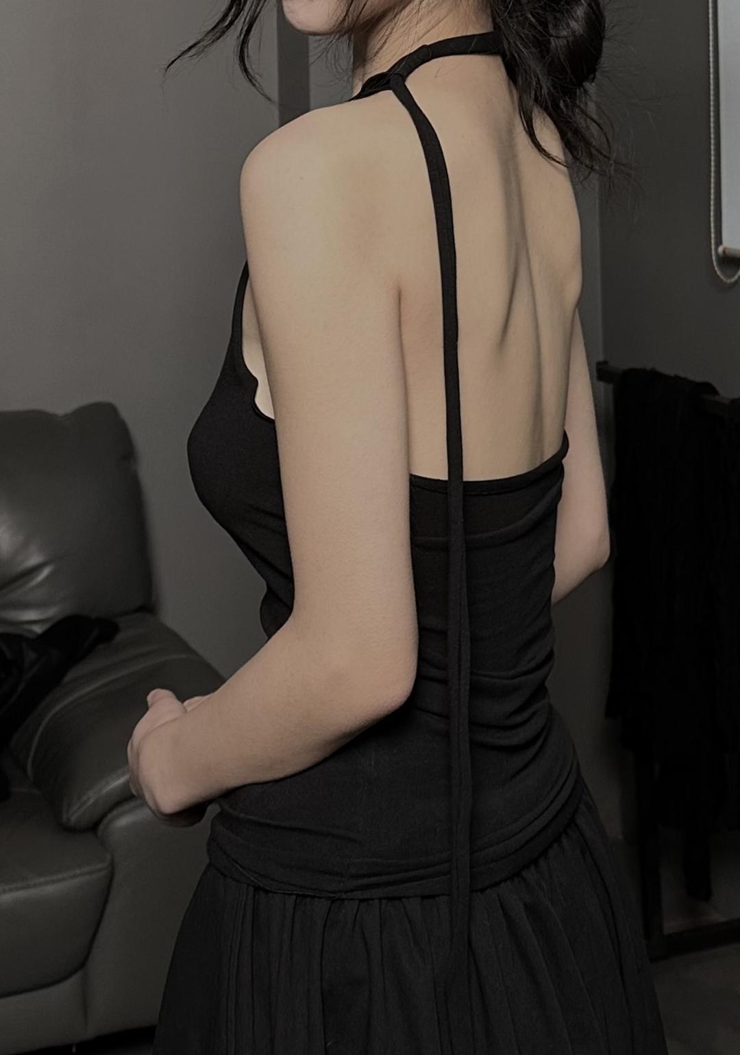SS25 AMU HALTER SLEEVELESS TOP #BLACK [자사몰 혜택 10%]
