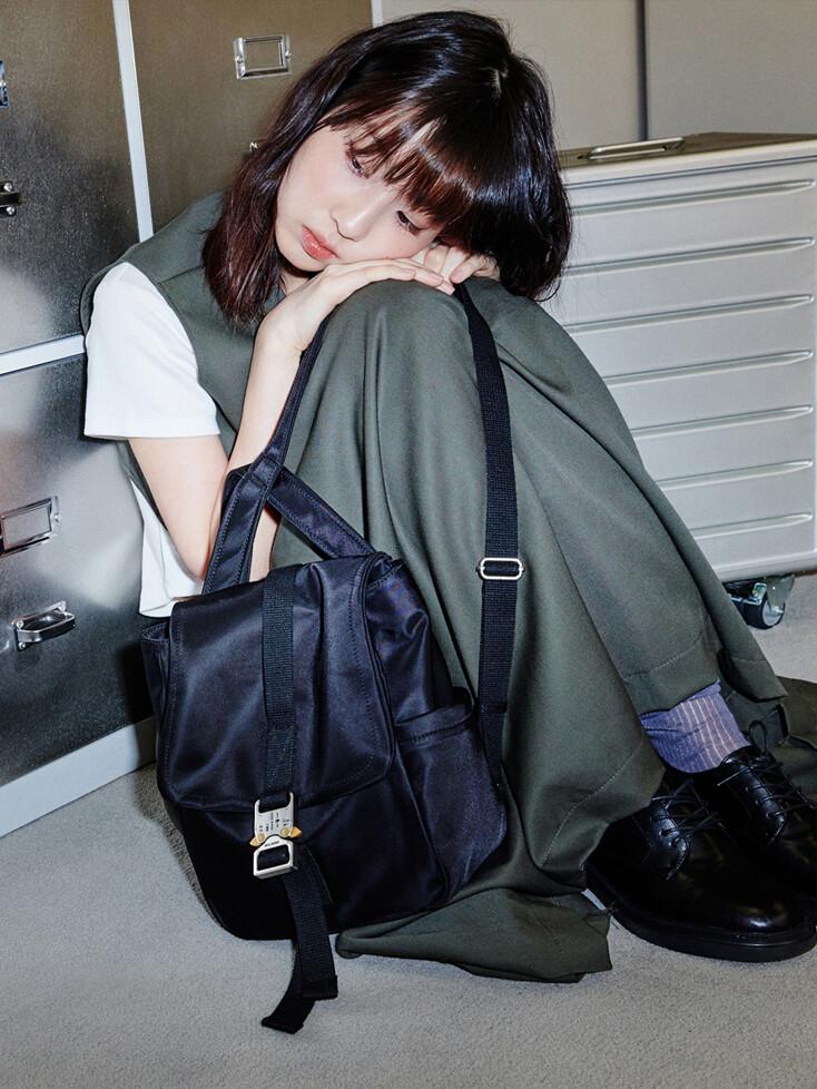 오후 다섯시 반 백팩 미니 블랙