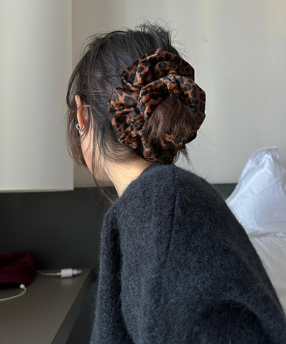 더이지 호피 퍼 스크런치 (2sizes)