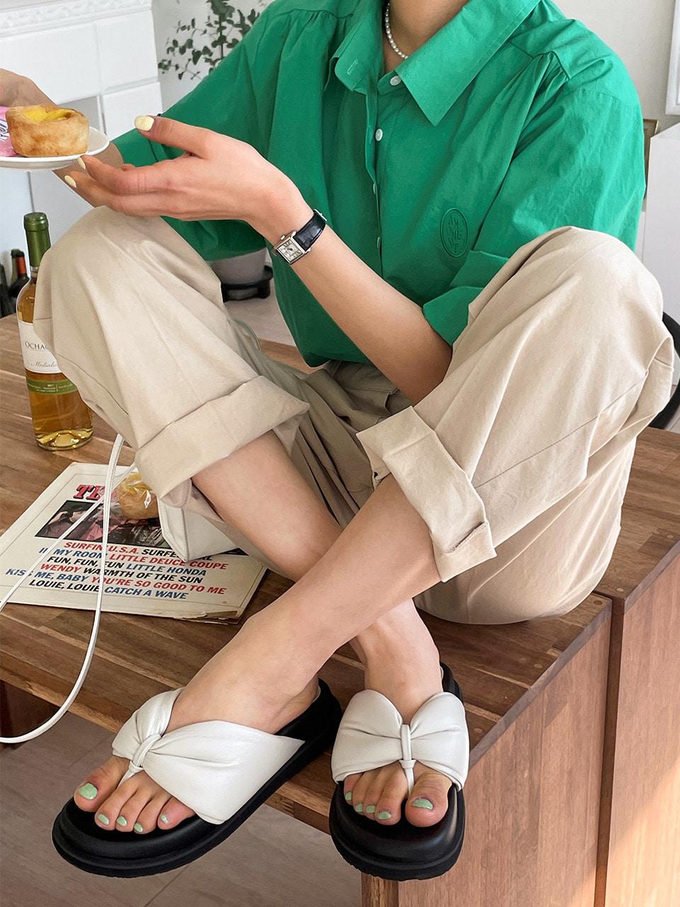 IS_221351 Padded Ribbon Sliders (Cream)