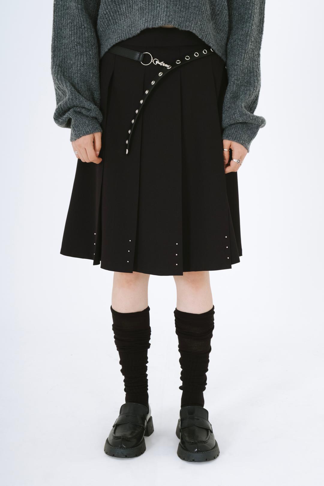 시스에이 스터드 플리츠 스커트 [black]