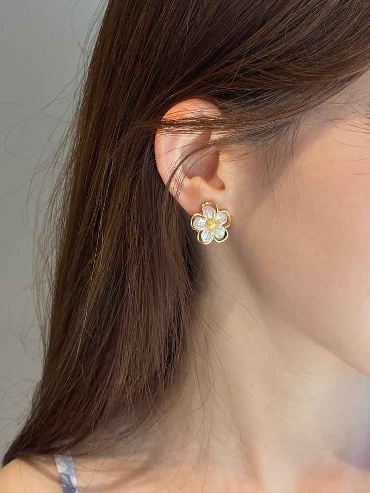 [은침] 봄 플라워 자개 골드 꽃 귀걸이 N861