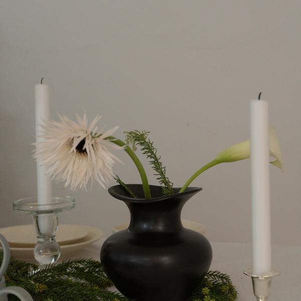 Curvy Vase Low - Deep Black