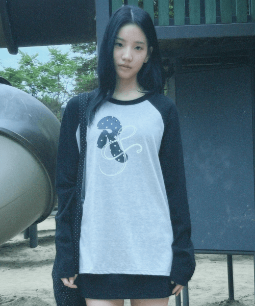RnR Dot Point Ragian Long Sleeve Black