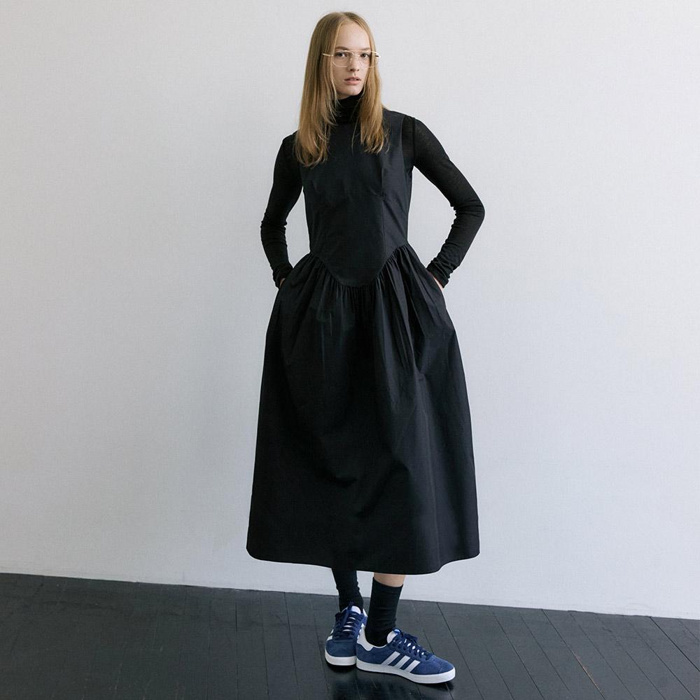 ARCH LINE PRINCESS DRESS / BLACK