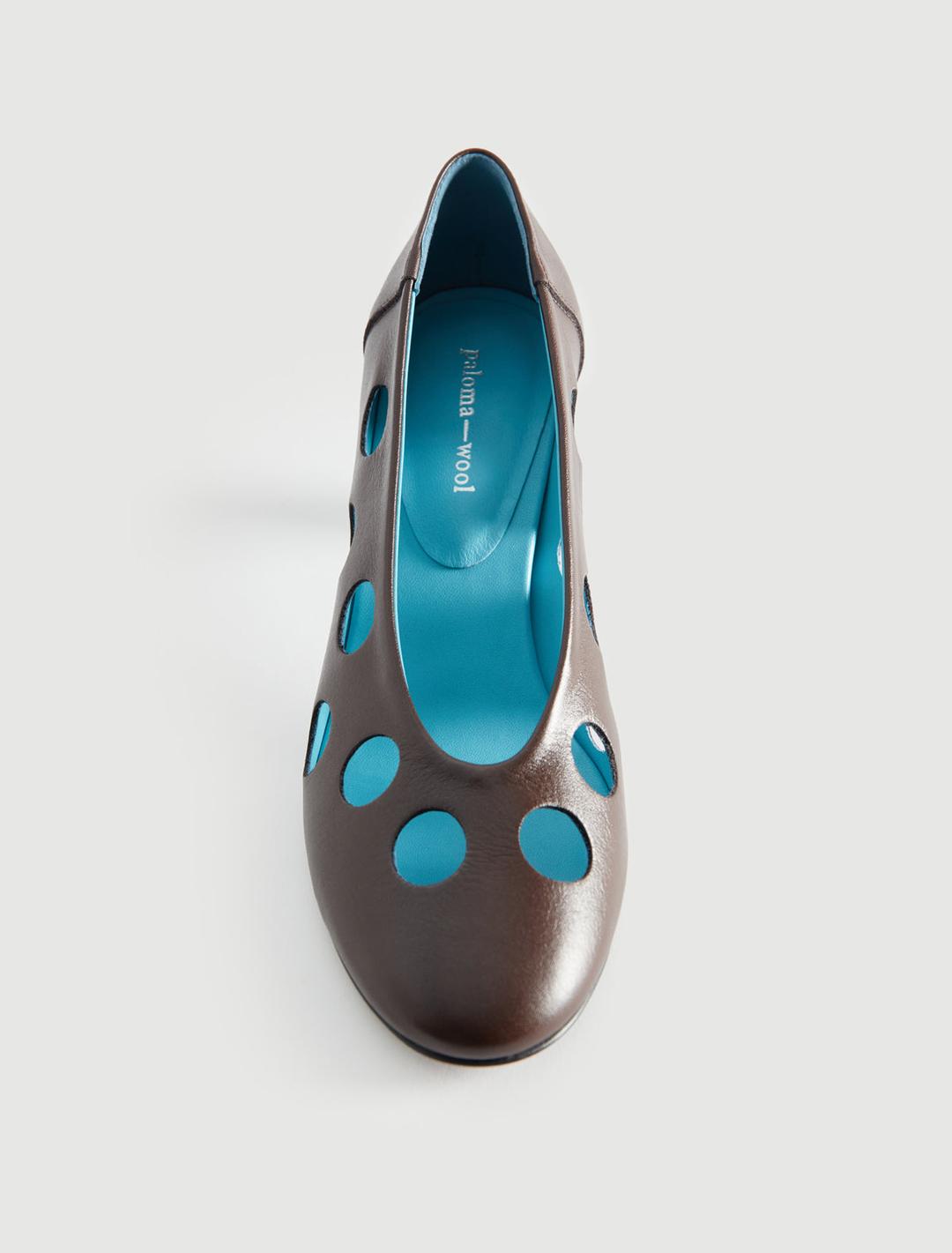 UMA DOT-Brown pump with perforated leather in a polka dot pattern