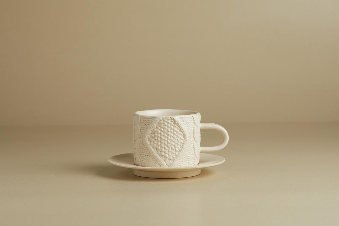 cup and saucer 01