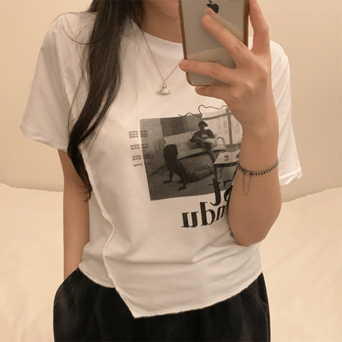 [크롭반팔/크롭티] 사선 언발 프린팅 라운드넥 크롭 반팔티 (2color)