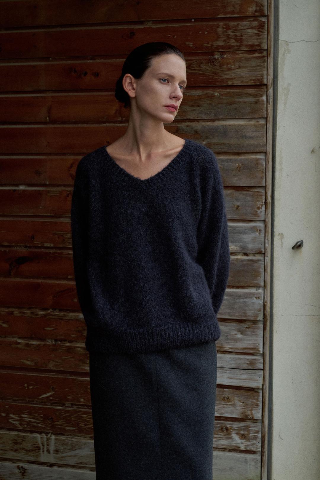 Alpaca V-Neck Knit Top[LMBEWIKN297]-Charcoal