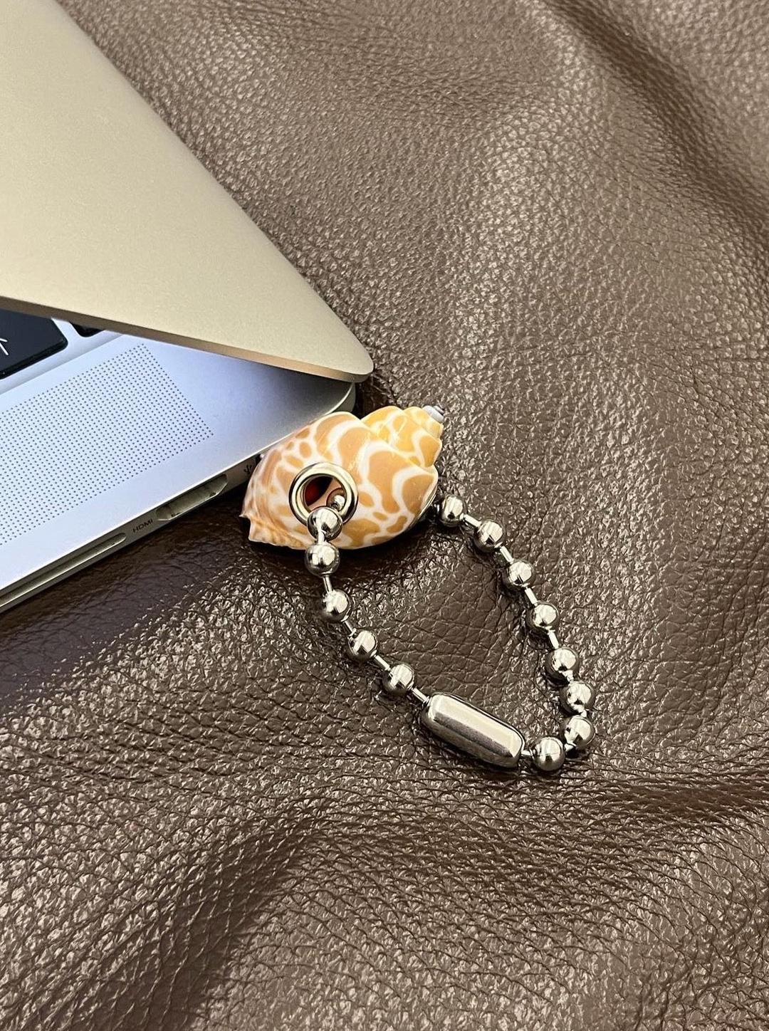 USB Shell - Keychain (15cm)