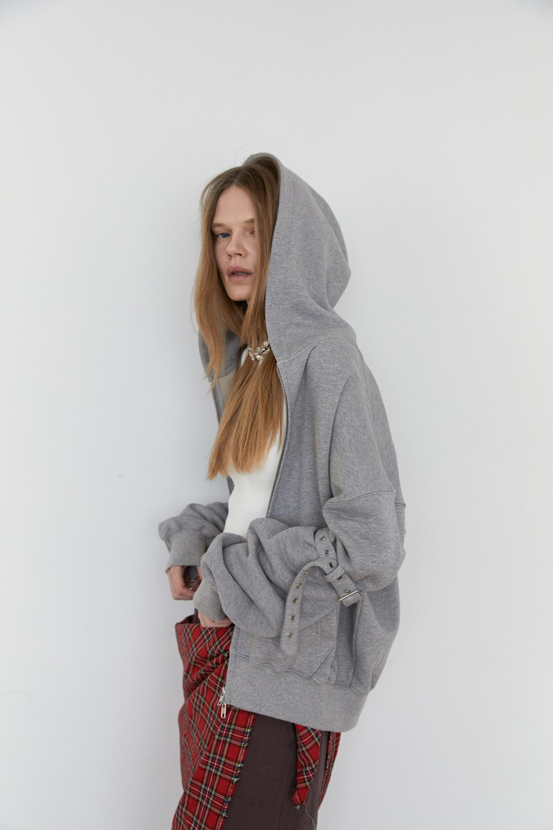 BACK STUD HOODIE IN LAZY GREY