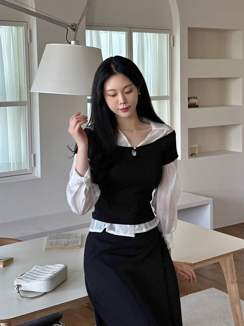 [레이어드/하객룩] 무어 펄 버튼 티셔츠 2colors