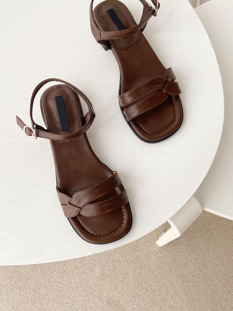 (무배) 소가죽 낮은굽 쿠션 꼬임 스트랩샌들 4cm (오르)