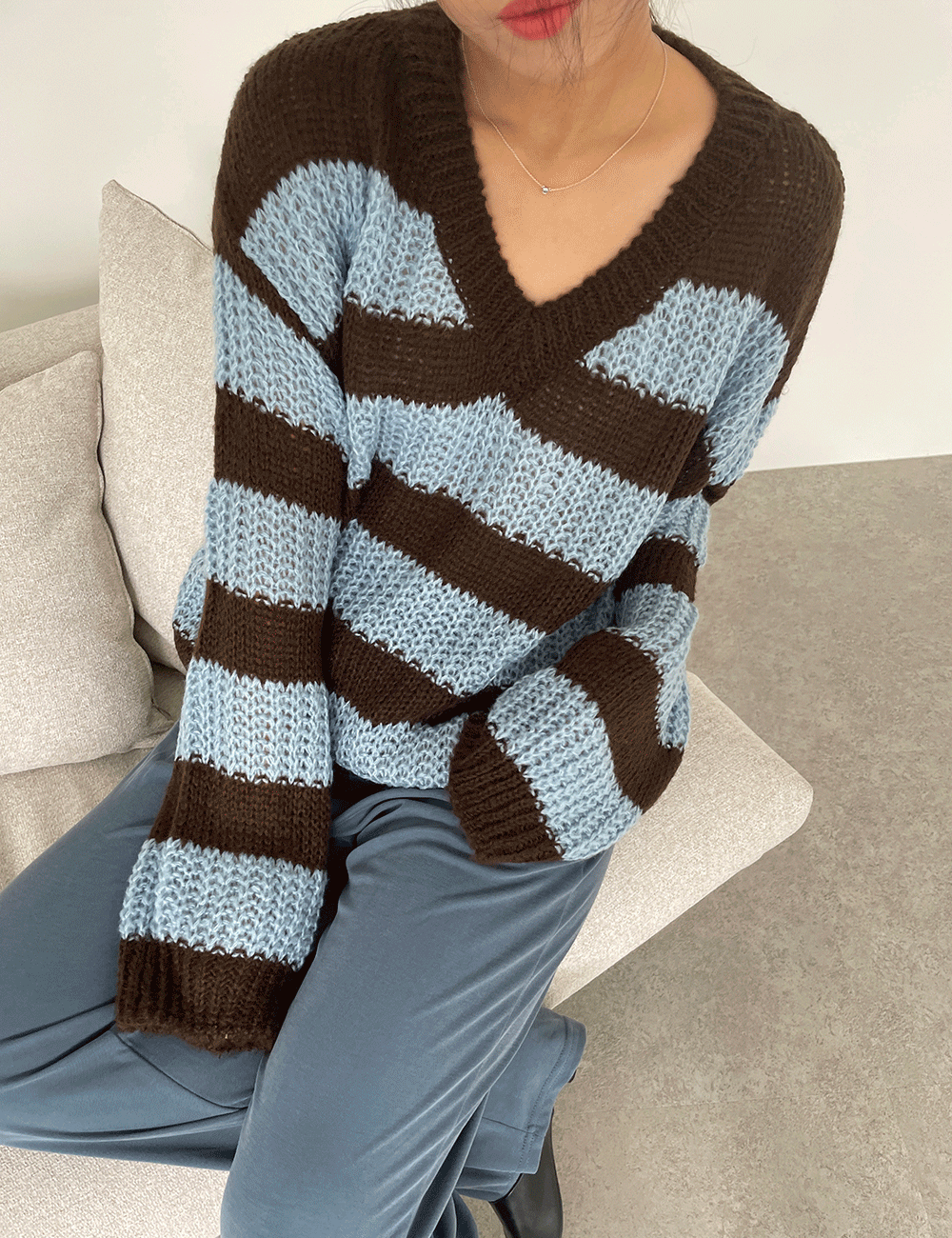 v-neck stripe knit (khaki, brown)
