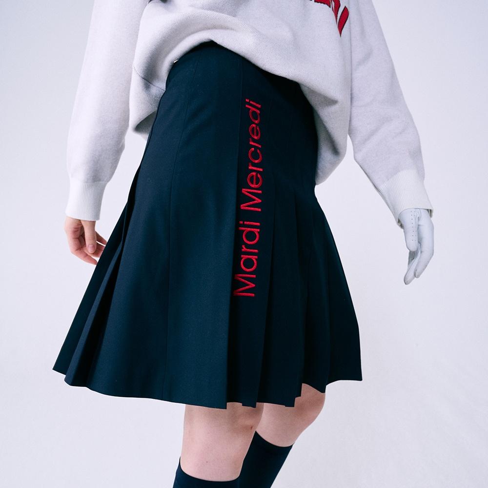 PLEATS MIDI SKIRT LOGO NEEDLEWORK (NAVY RED)