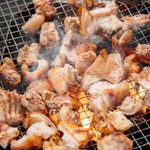 돼지 껍데기보다 맛있는 꼬리 껍데기 소금구이