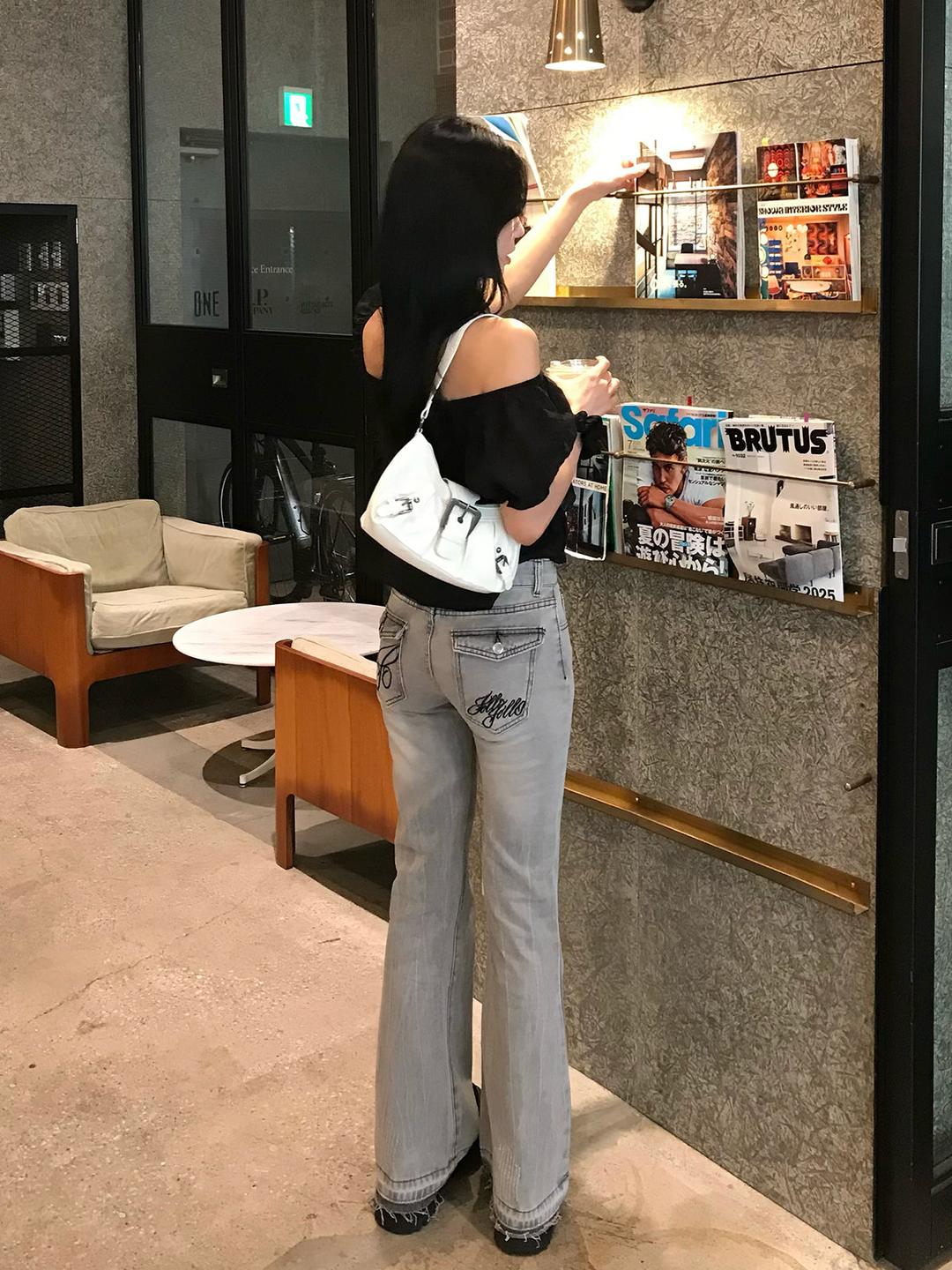 ローライズエンブロイダリーデニムパンツ