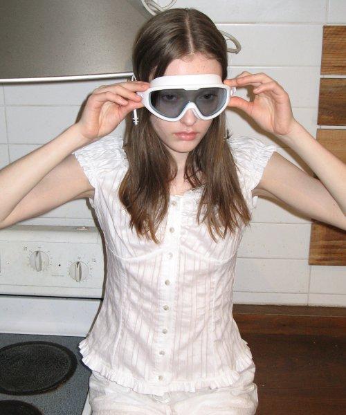 LACE RUFFLED BLOUSE (WHITE)