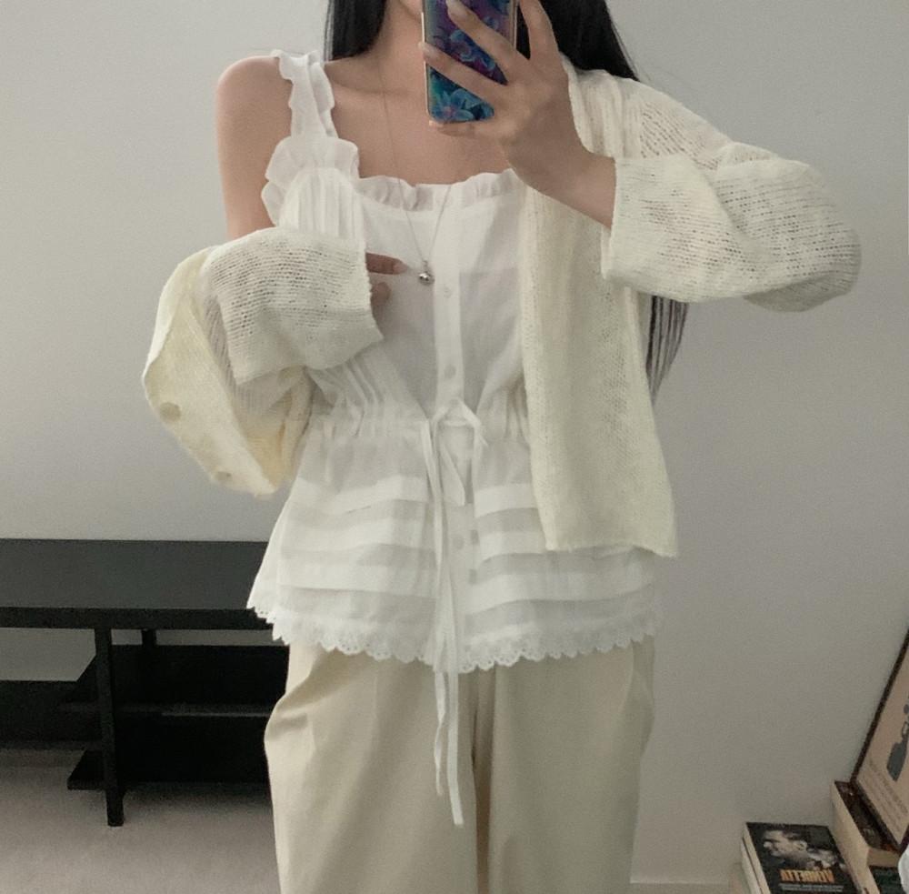 여성 스퀘어 프릴 핀턱 나시 블라우스