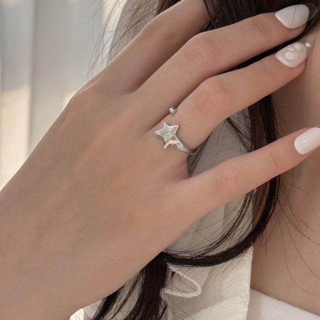 Rising star ring