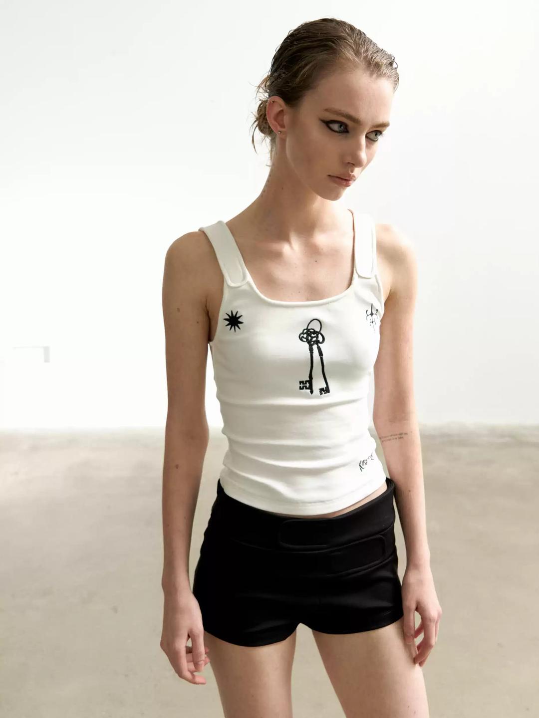 Razorr Niche Slim Fit Sleeveless Short Camisole