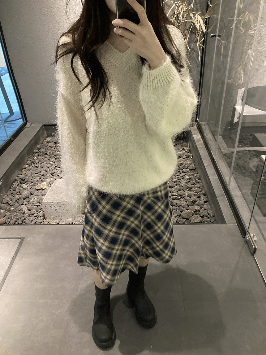 마요 루즈 브이넥 깃털 니트 (6c)