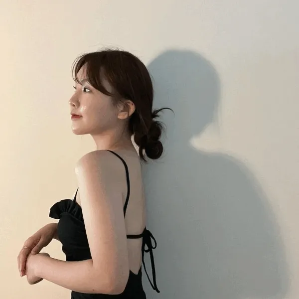 [당일출고]셔링 어깨끈 프릴 모노키니 2color