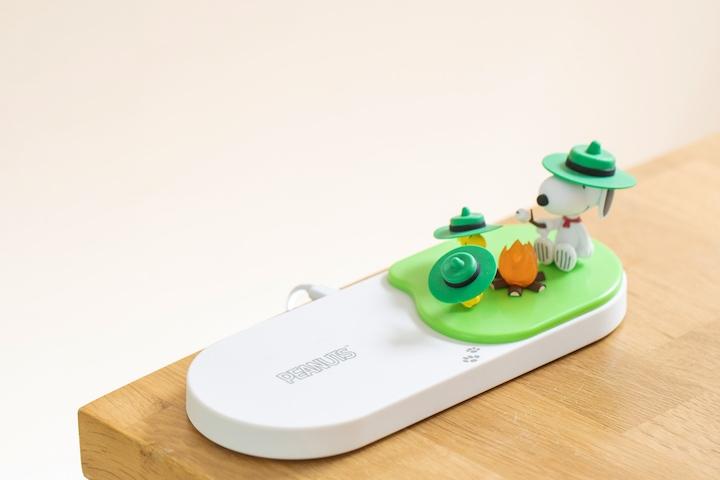 스누피 무선 충전 무드등 (무선충전 기능에 은은한 무드등 기능까지)