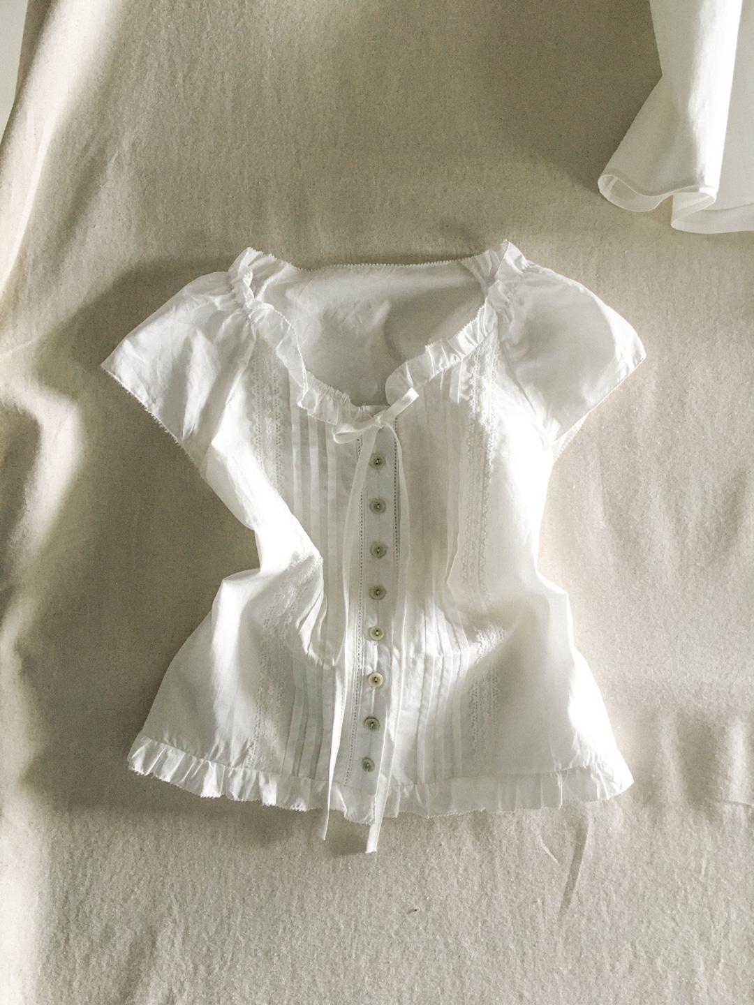 * pin-tuck ribbon blouse y0025