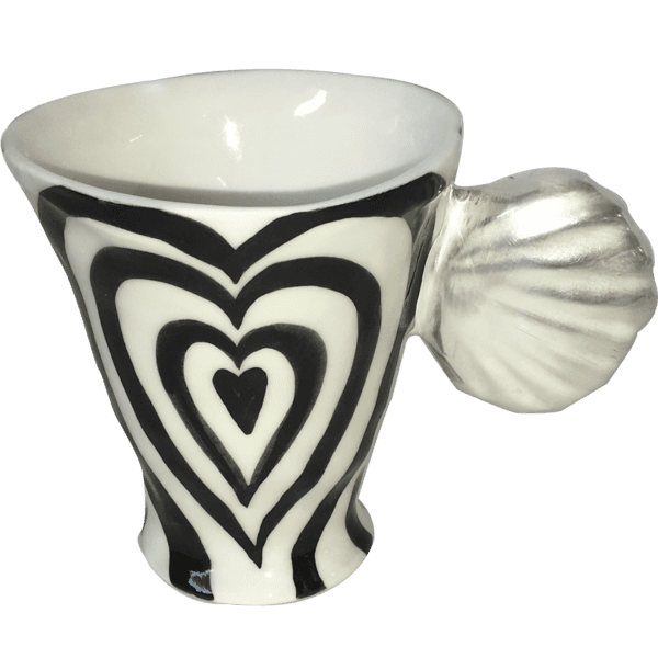 Heart pattern shell cup