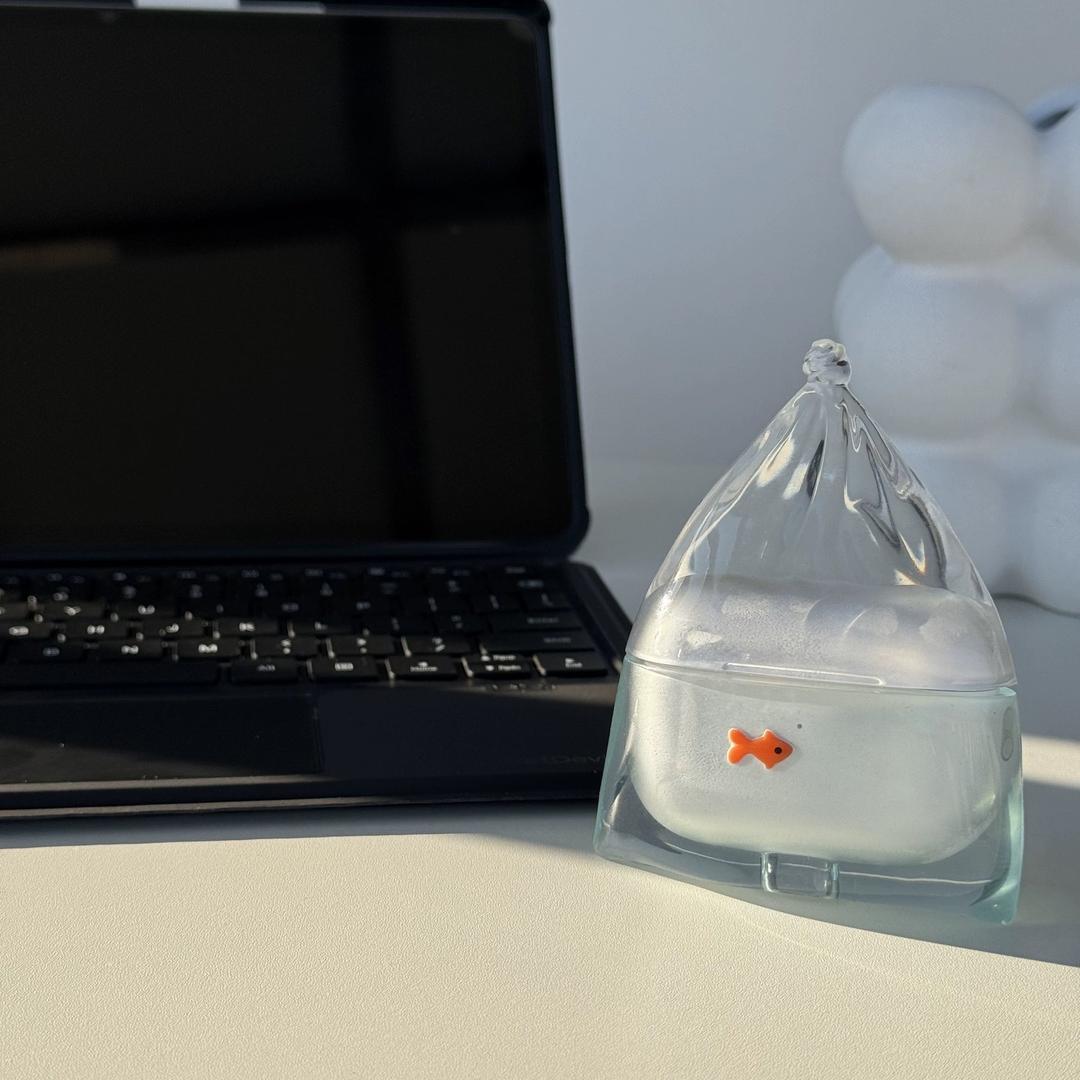 One Fish Case.