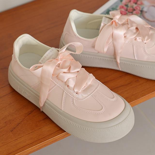 리보나 스니커즈 (4cm)