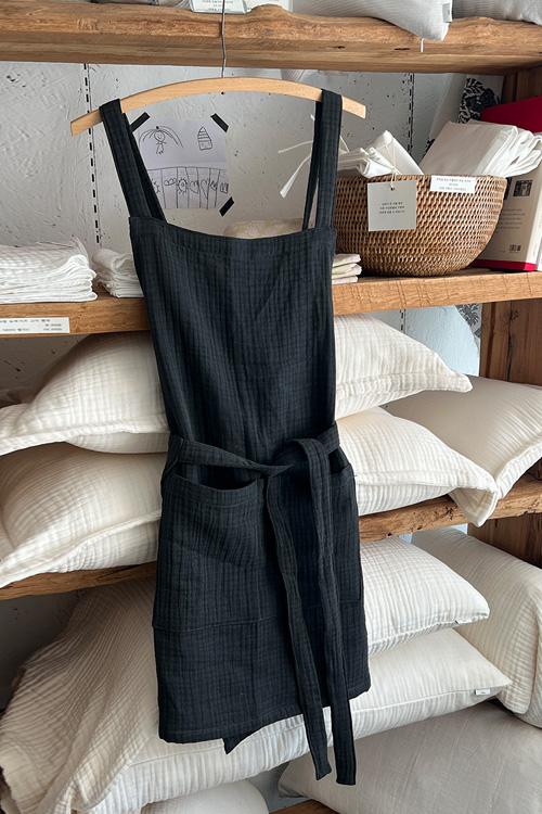 차콜 소프트 거즈 어깨형 앞치마