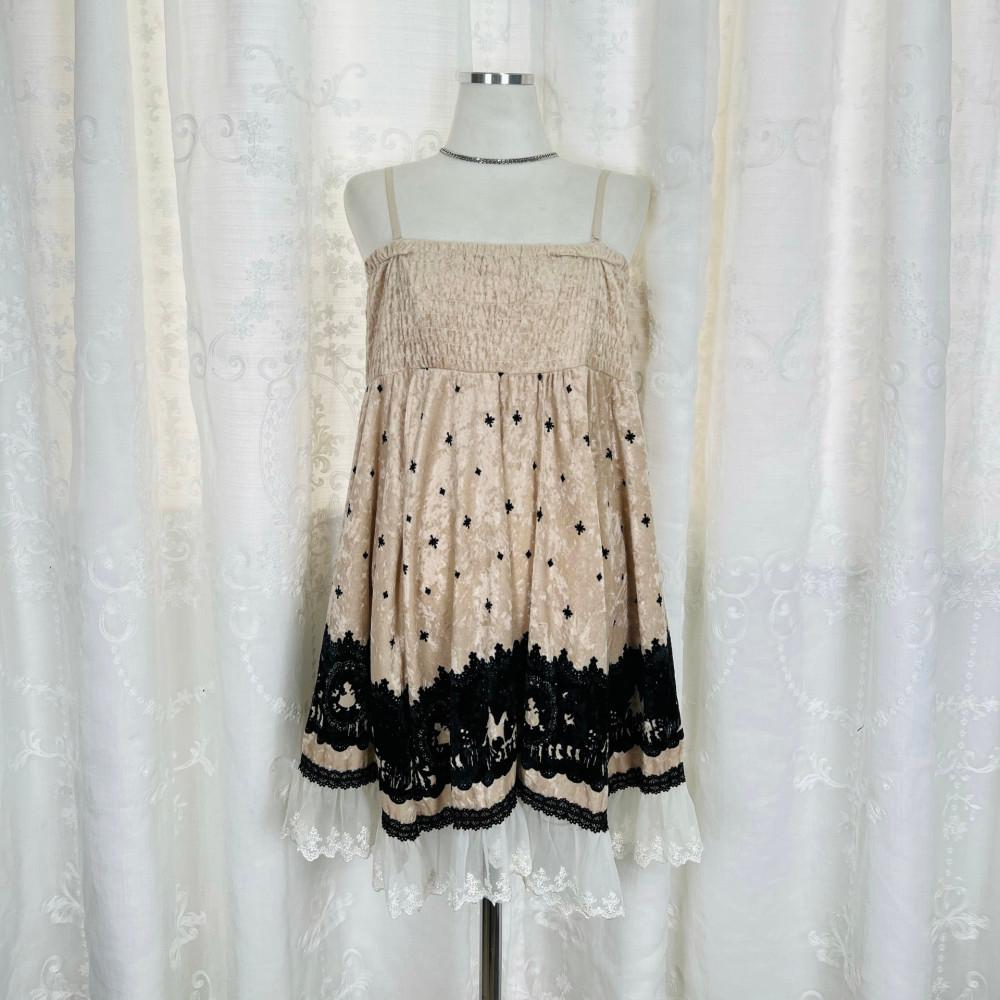 [중고] 1727 베이지 벨벳 레이스 레이어드 끈원피스