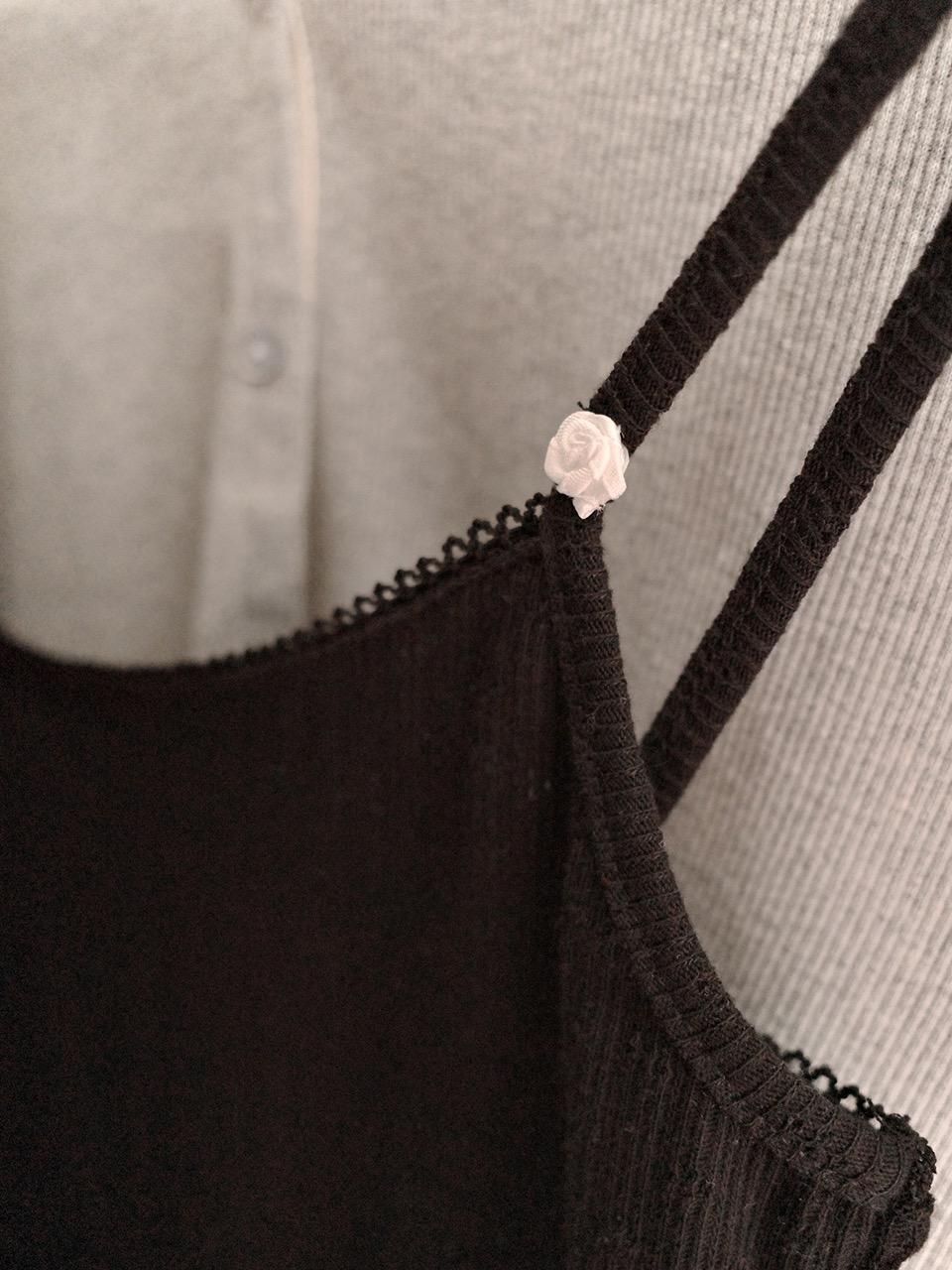 lace eyelet  sleeveless