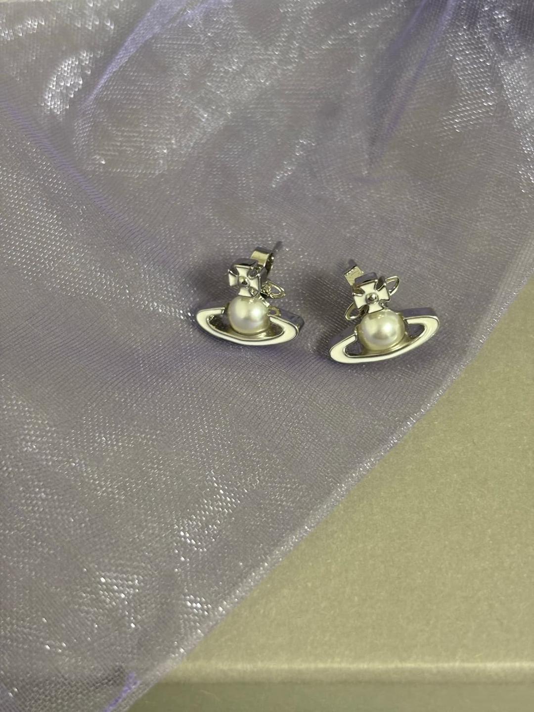 비비안웨스트우드 빈티지 귀걸이 | 후루츠패밀리