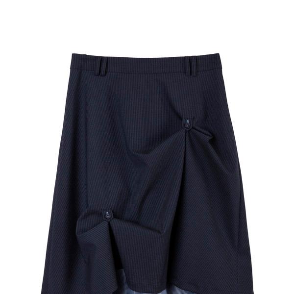 BUTTON FLARED SKIRT / navy