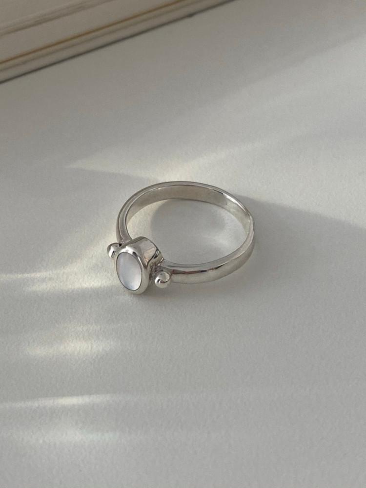 Oval pearl ring 오벌 자개 천연석 반지 (실버925)